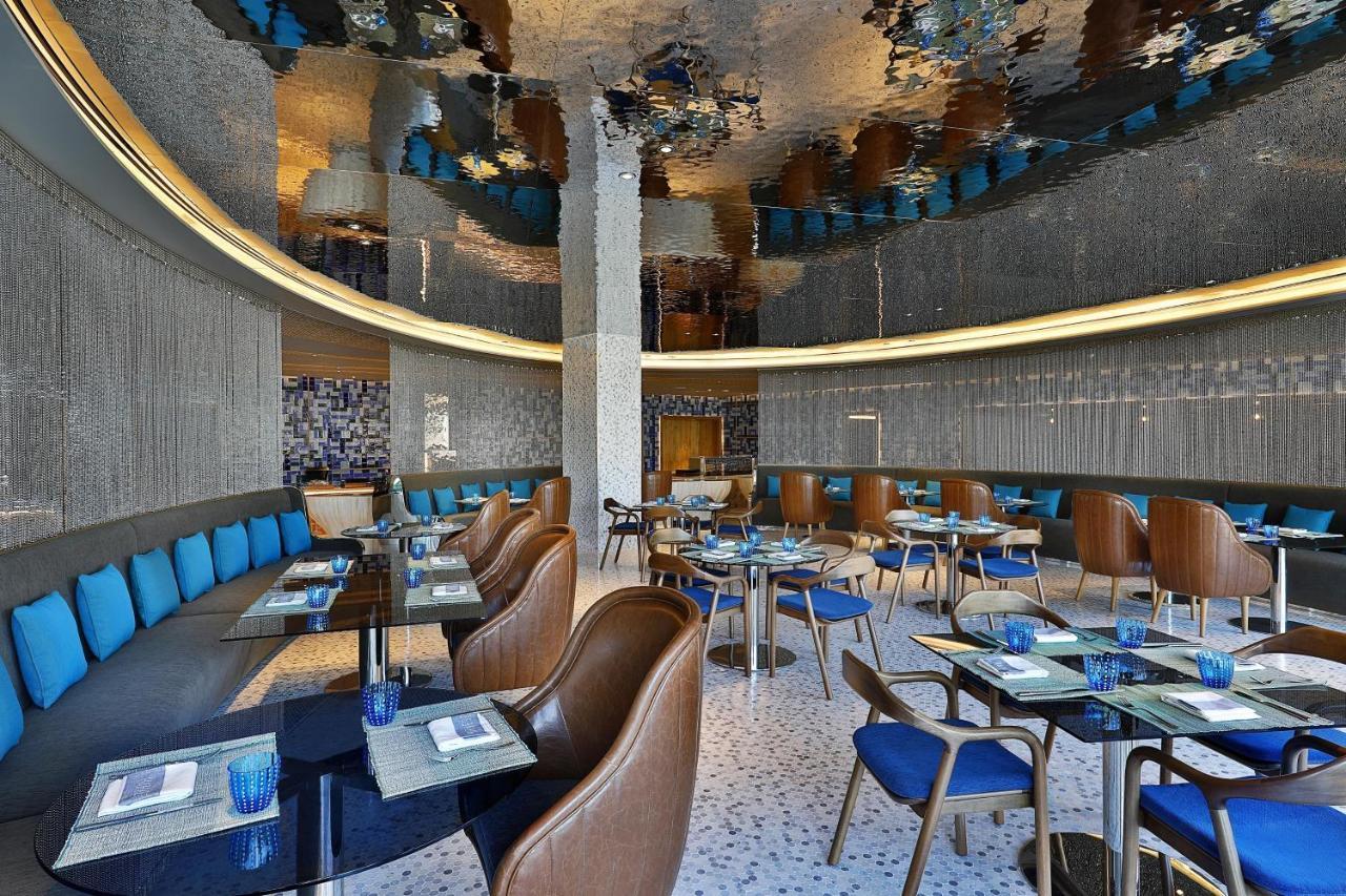 Готель W Маскат Екстер'єр фото The interior of the restaurant